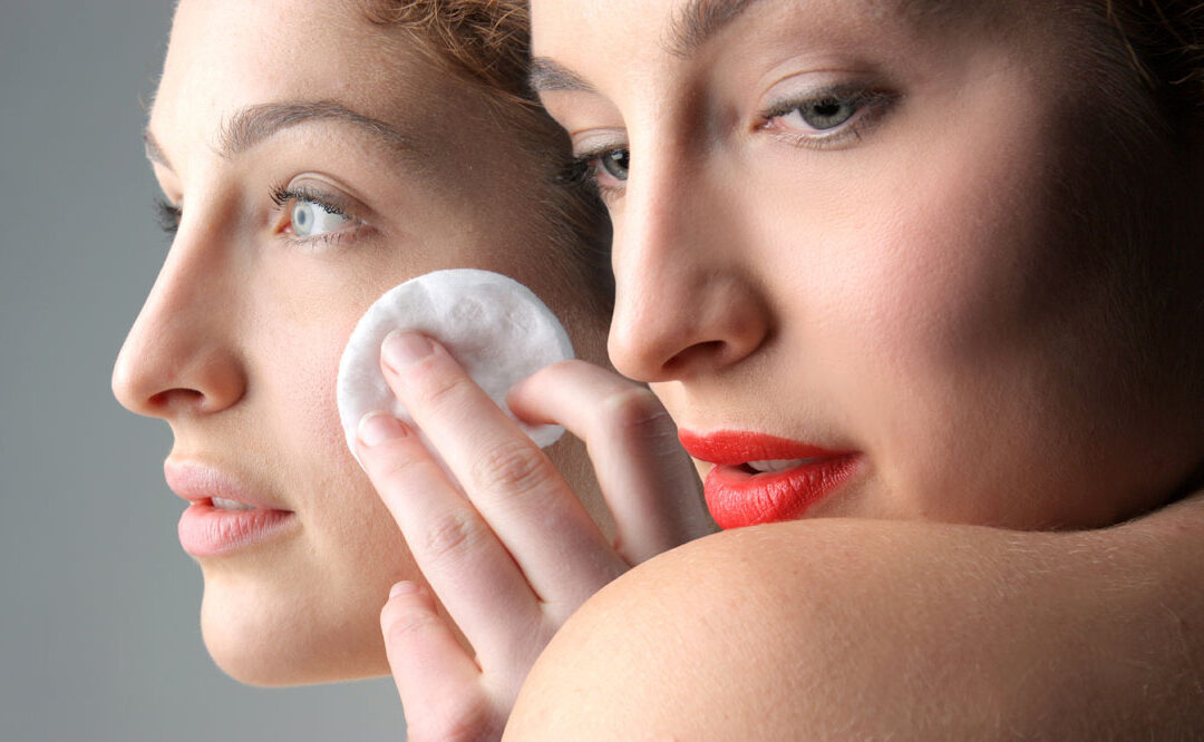 5 Common Skin-Care Mistakes Before Going to Sleep